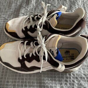 NIKE JORDAN MEN SNEAKERS SIZE 11